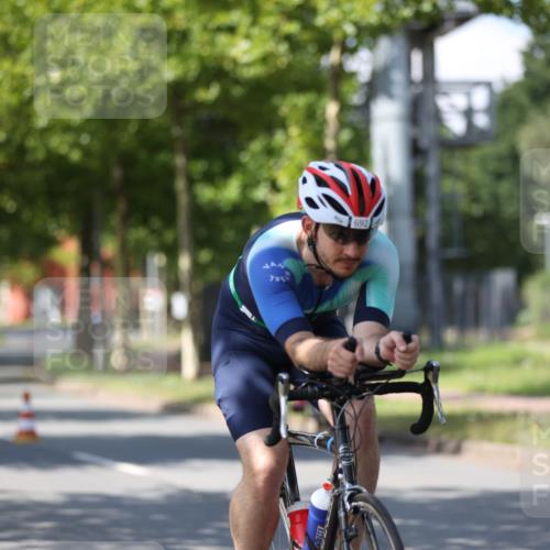 10.08.2025 - GEWOBA Citytriathlon Bremen Yannick Fuchs http://msf.ph/oto/8547888 10.08.2025 13:08:42 Radfahren 551, 552, 692, 702, 768, 824, 855, 859, 912, 968, 1016 meine-sportfotos.de