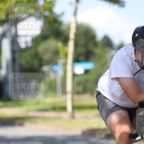 10.08.2025 - GEWOBA Citytriathlon Bremen Yannick Fuchs http://msf.ph/oto/8547904 10.08.2025 13:08:46 Radfahren 551, 552, 692, 702, 768, 824, 859, 912, 968, 1016 meine-sportfotos.de