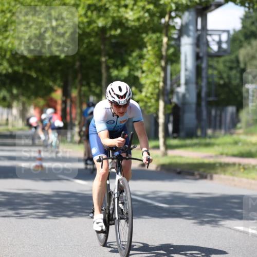 10.08.2025 - GEWOBA Citytriathlon Bremen Yannick Fuchs http://msf.ph/oto/8547988 10.08.2025 13:09:23 Radfahren 735, 973, 977, 1006 meine-sportfotos.de