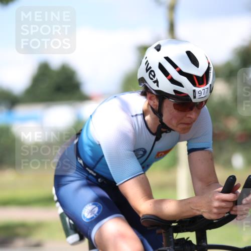 10.08.2025 - GEWOBA Citytriathlon Bremen Yannick Fuchs http://msf.ph/oto/8547997 10.08.2025 13:09:24 Radfahren 735, 973, 977, 1006 meine-sportfotos.de