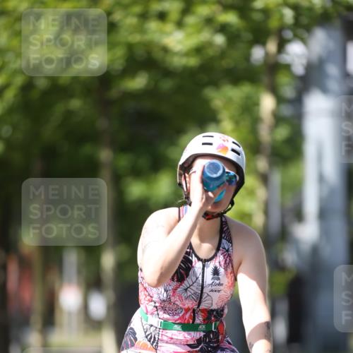 10.08.2025 - GEWOBA Citytriathlon Bremen Yannick Fuchs http://msf.ph/oto/8548031 10.08.2025 13:09:42 Radfahren 681, 770, 942 meine-sportfotos.de