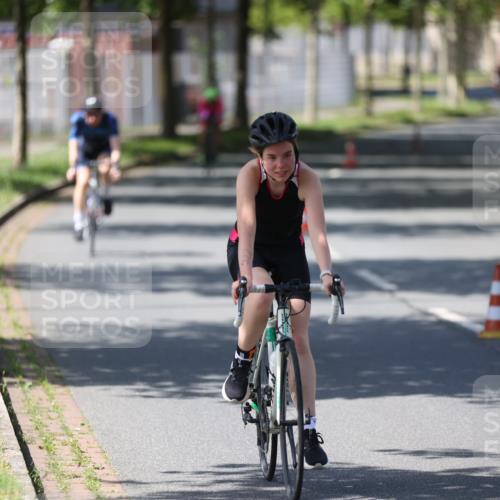 10.08.2025 - GEWOBA Citytriathlon Bremen Yannick Fuchs http://msf.ph/oto/8548081 10.08.2025 13:10:24 Radfahren 752, 763, 776, 919, 922, 947, 956, 1037 meine-sportfotos.de