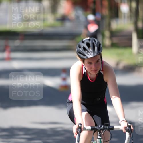10.08.2025 - GEWOBA Citytriathlon Bremen Yannick Fuchs http://msf.ph/oto/8548091 10.08.2025 13:10:25 Radfahren 752, 763, 776, 833, 919, 922, 947, 956 meine-sportfotos.de
