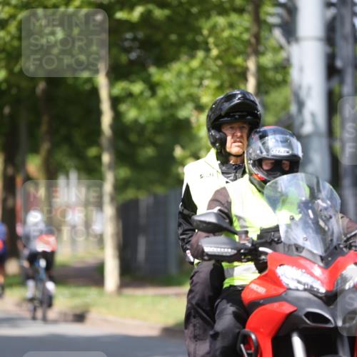 10.08.2025 - GEWOBA Citytriathlon Bremen Yannick Fuchs http://msf.ph/oto/8548190 10.08.2025 12:13:16 Radfahren 760, 767, 774, 1013, 1026 meine-sportfotos.de