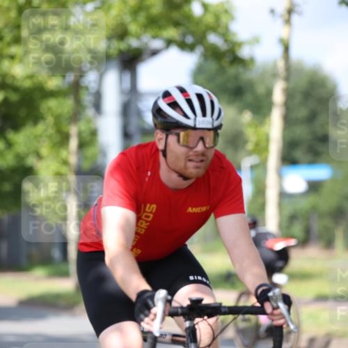 10.08.2025 - GEWOBA Citytriathlon Bremen Yannick Fuchs http://msf.ph/oto/8548200 10.08.2025 12:13:18 Radfahren 760, 774, 1013, 1026 meine-sportfotos.de