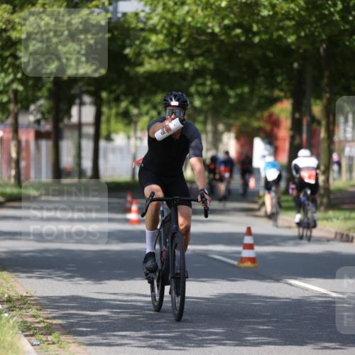 10.08.2025 - GEWOBA Citytriathlon Bremen Yannick Fuchs http://msf.ph/oto/8548215 10.08.2025 12:13:25 Radfahren 552, 612, 649, 760, 770, 774, 916, 1013, 1026 meine-sportfotos.de