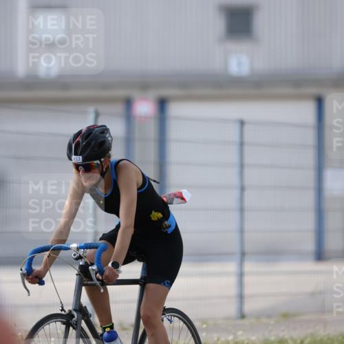 10.08.2025 - GEWOBA Citytriathlon Bremen Yannick Fuchs http://msf.ph/oto/8548270 10.08.2025 13:11:45 Radfahren 604, 635, 667, 750, 894, 933, 937, 966, 1017, 1032 meine-sportfotos.de