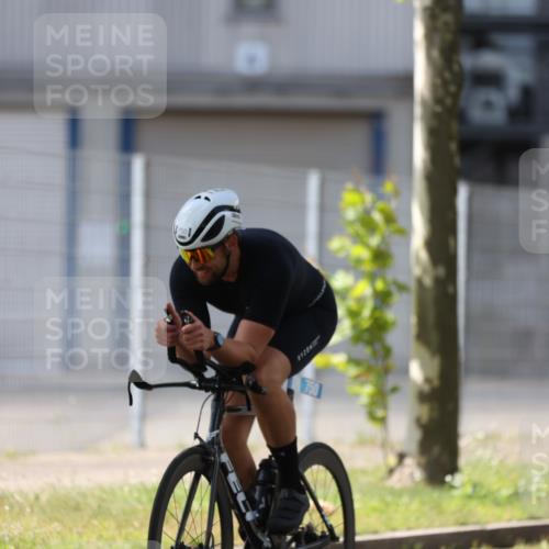 10.08.2025 - GEWOBA Citytriathlon Bremen Yannick Fuchs http://msf.ph/oto/8548287 10.08.2025 13:11:53 Radfahren 635, 750, 933, 937, 966, 1017, 1032 meine-sportfotos.de