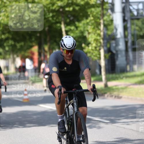 10.08.2025 - GEWOBA Citytriathlon Bremen Yannick Fuchs http://msf.ph/oto/8548296 10.08.2025 12:13:42 Radfahren 552, 568, 612, 621, 649, 664, 770, 776, 823, 916, 1017 meine-sportfotos.de