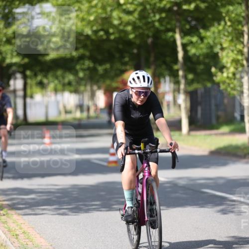 10.08.2025 - GEWOBA Citytriathlon Bremen Yannick Fuchs http://msf.ph/oto/8548305 10.08.2025 12:13:43 Radfahren 552, 568, 612, 621, 649, 664, 733, 770, 776, 823, 863, 916, 1017 meine-sportfotos.de