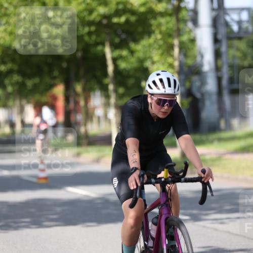 10.08.2025 - GEWOBA Citytriathlon Bremen Yannick Fuchs http://msf.ph/oto/8548311 10.08.2025 12:13:43 Radfahren 552, 568, 612, 621, 649, 664, 733, 770, 776, 823, 863, 916, 1017 meine-sportfotos.de