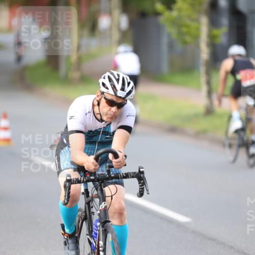 10.08.2025 - GEWOBA Citytriathlon Bremen Yannick Fuchs http://msf.ph/oto/8548313 10.08.2025 13:12:43 Radfahren 575, 582, 789, 895, 902, 924, 1028, 1035 meine-sportfotos.de
