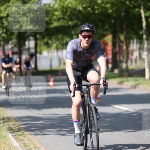 10.08.2025 - GEWOBA Citytriathlon Bremen Yannick Fuchs http://msf.ph/oto/8548317 10.08.2025 12:13:44 Radfahren 552, 568, 612, 621, 649, 664, 733, 770, 776, 823, 863, 916, 1017 meine-sportfotos.de