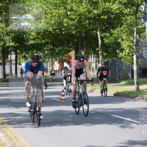 10.08.2025 - GEWOBA Citytriathlon Bremen Yannick Fuchs http://msf.ph/oto/8548345 10.08.2025 12:13:46 Radfahren 552, 568, 590, 612, 621, 649, 664, 733, 770, 776, 823, 863, 916, 1017 meine-sportfotos.de