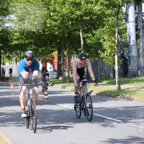 10.08.2025 - GEWOBA Citytriathlon Bremen Yannick Fuchs http://msf.ph/oto/8548347 10.08.2025 12:13:47 Radfahren 552, 568, 590, 612, 621, 649, 664, 733, 770, 776, 823, 863, 916, 1017 meine-sportfotos.de