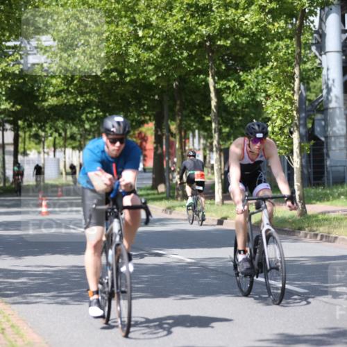 10.08.2025 - GEWOBA Citytriathlon Bremen Yannick Fuchs http://msf.ph/oto/8548350 10.08.2025 12:13:47 Radfahren 552, 568, 590, 612, 621, 649, 664, 733, 770, 776, 823, 863, 916, 1017 meine-sportfotos.de