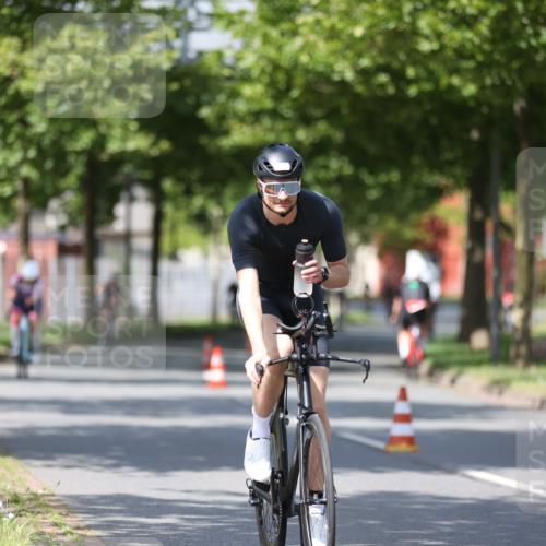 10.08.2025 - GEWOBA Citytriathlon Bremen Yannick Fuchs http://msf.ph/oto/8548396 10.08.2025 12:13:56 Radfahren 568, 587, 590, 615, 621, 689, 733, 776, 823, 863, 873, 950, 951 meine-sportfotos.de