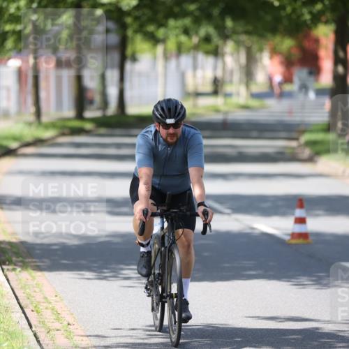 10.08.2025 - GEWOBA Citytriathlon Bremen Yannick Fuchs http://msf.ph/oto/8548400 10.08.2025 13:13:47 Radfahren 742, 781, 784, 790, 982, 1015, 1033 meine-sportfotos.de