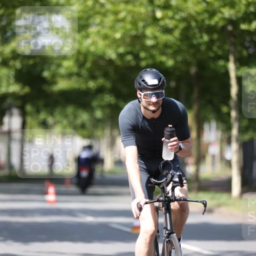 10.08.2025 - GEWOBA Citytriathlon Bremen Yannick Fuchs http://msf.ph/oto/8548401 10.08.2025 12:13:56 Radfahren 568, 587, 590, 615, 621, 689, 733, 776, 823, 863, 873, 950, 951 meine-sportfotos.de