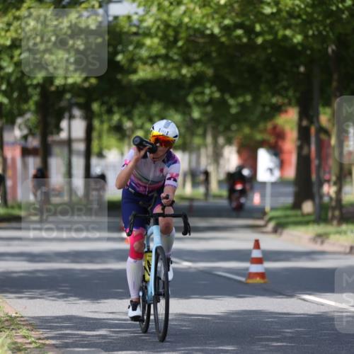 10.08.2025 - GEWOBA Citytriathlon Bremen Yannick Fuchs http://msf.ph/oto/8548416 10.08.2025 12:13:59 Radfahren 568, 587, 590, 615, 621, 689, 733, 776, 863, 873, 950, 951 meine-sportfotos.de