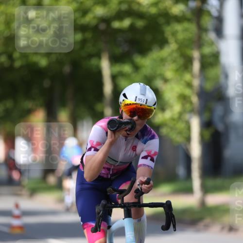 10.08.2025 - GEWOBA Citytriathlon Bremen Yannick Fuchs http://msf.ph/oto/8548422 10.08.2025 12:14:00 Radfahren 568, 587, 590, 615, 621, 689, 733, 788, 863, 873, 950, 951, 1030 meine-sportfotos.de