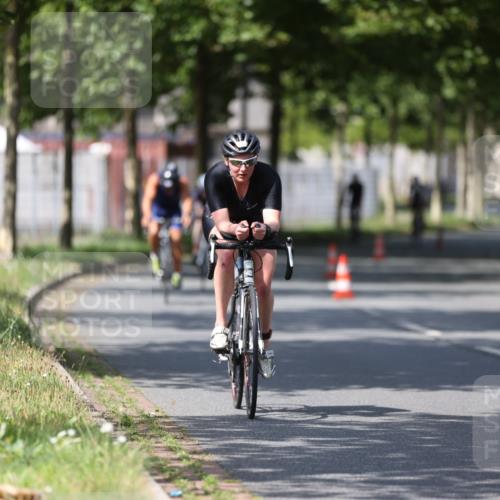 10.08.2025 - GEWOBA Citytriathlon Bremen Yannick Fuchs http://msf.ph/oto/8548428 10.08.2025 12:14:01 Radfahren 568, 587, 590, 615, 621, 689, 733, 788, 863, 873, 950, 951, 1030 meine-sportfotos.de