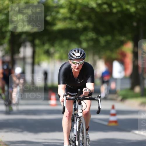10.08.2025 - GEWOBA Citytriathlon Bremen Yannick Fuchs http://msf.ph/oto/8548431 10.08.2025 12:14:02 Radfahren 568, 587, 590, 615, 616, 689, 733, 788, 863, 873, 950, 951, 1030 meine-sportfotos.de