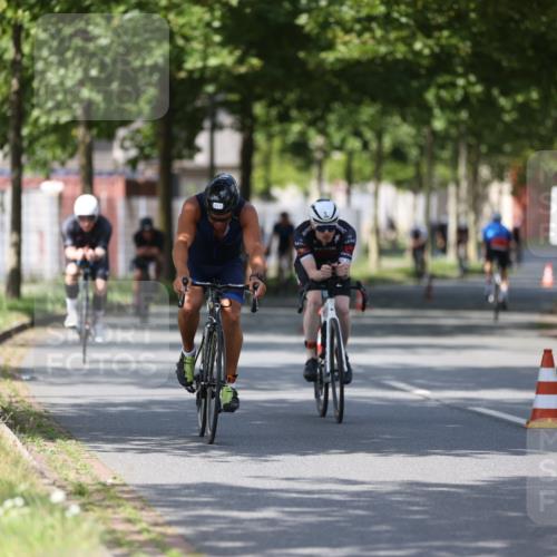 10.08.2025 - GEWOBA Citytriathlon Bremen Yannick Fuchs http://msf.ph/oto/8548441 10.08.2025 12:14:03 Radfahren 568, 587, 590, 615, 616, 630, 689, 733, 788, 863, 873, 950, 951, 1030 meine-sportfotos.de