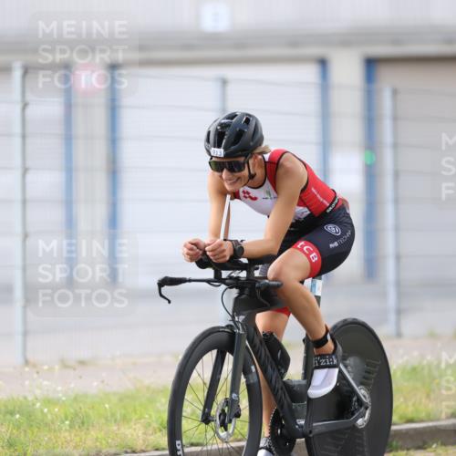 10.08.2025 - GEWOBA Citytriathlon Bremen Yannick Fuchs http://msf.ph/oto/8548450 10.08.2025 13:15:05 Radfahren 765, 826, 913 meine-sportfotos.de