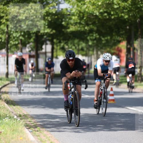 10.08.2025 - GEWOBA Citytriathlon Bremen Yannick Fuchs http://msf.ph/oto/8548468 10.08.2025 12:14:08 Radfahren 587, 590, 615, 616, 630, 689, 733, 788, 793, 801, 863, 873, 950, 951, 1030 meine-sportfotos.de