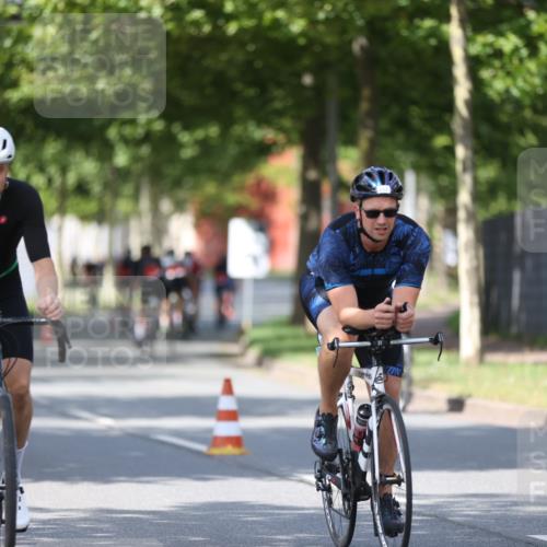 10.08.2025 - GEWOBA Citytriathlon Bremen Yannick Fuchs http://msf.ph/oto/8548478 10.08.2025 12:14:10 Radfahren 587, 590, 615, 616, 630, 655, 689, 788, 793, 801, 873, 950, 951, 1030 meine-sportfotos.de