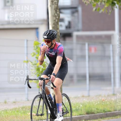 10.08.2025 - GEWOBA Citytriathlon Bremen Yannick Fuchs http://msf.ph/oto/8548484 10.08.2025 13:15:16 Radfahren 736, 749, 758, 765, 826, 913, 969 meine-sportfotos.de