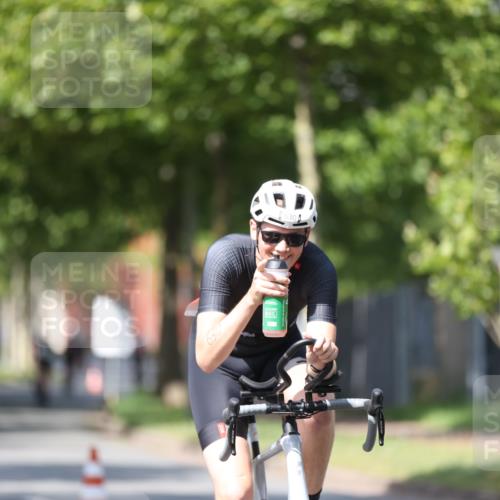 10.08.2025 - GEWOBA Citytriathlon Bremen Yannick Fuchs http://msf.ph/oto/8548500 10.08.2025 12:14:14 Radfahren 587, 615, 616, 630, 655, 689, 708, 788, 793, 801, 873, 888, 950, 1030 meine-sportfotos.de