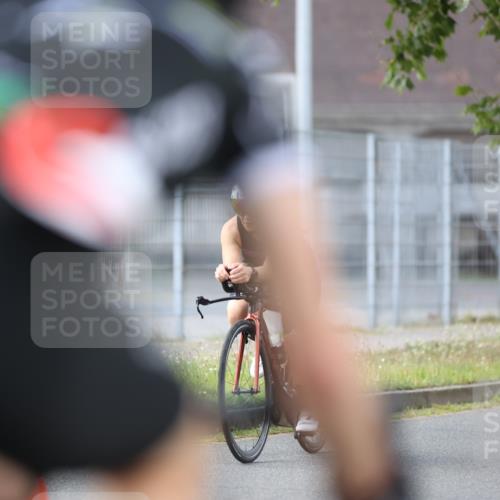 10.08.2025 - GEWOBA Citytriathlon Bremen Yannick Fuchs http://msf.ph/oto/8548506 10.08.2025 13:15:26 Radfahren 636, 736, 749, 758, 765, 940, 969 meine-sportfotos.de