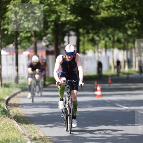10.08.2025 - GEWOBA Citytriathlon Bremen Yannick Fuchs http://msf.ph/oto/8548507 10.08.2025 12:14:17 Radfahren 587, 615, 616, 630, 655, 681, 689, 708, 735, 788, 793, 801, 873, 888, 1030 meine-sportfotos.de