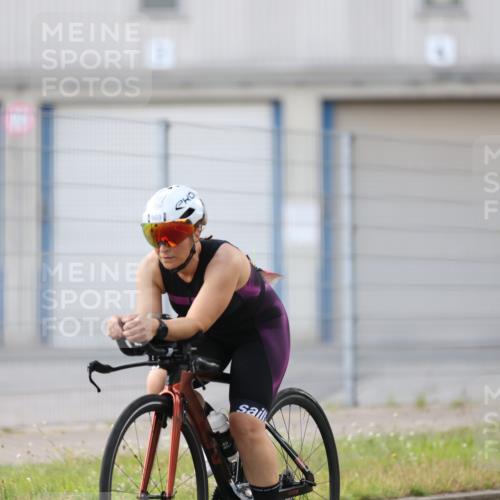 10.08.2025 - GEWOBA Citytriathlon Bremen Yannick Fuchs http://msf.ph/oto/8548510 10.08.2025 13:15:26 Radfahren 636, 736, 749, 758, 765, 940, 969 meine-sportfotos.de