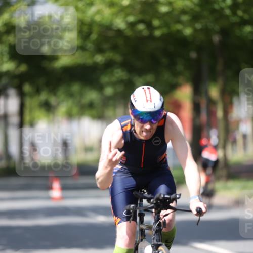 10.08.2025 - GEWOBA Citytriathlon Bremen Yannick Fuchs http://msf.ph/oto/8548515 10.08.2025 12:14:18 Radfahren 587, 615, 616, 630, 655, 681, 689, 708, 735, 788, 793, 801, 888, 1030 meine-sportfotos.de