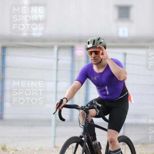 10.08.2025 - GEWOBA Citytriathlon Bremen Yannick Fuchs http://msf.ph/oto/8548520 10.08.2025 13:15:28 Radfahren 636, 736, 749, 758, 940, 969, 1025 meine-sportfotos.de