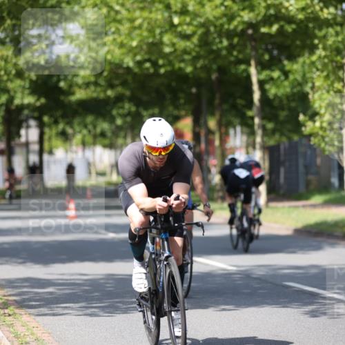 10.08.2025 - GEWOBA Citytriathlon Bremen Yannick Fuchs http://msf.ph/oto/8548527 10.08.2025 12:14:20 Radfahren 587, 615, 616, 630, 655, 681, 708, 735, 788, 793, 801, 888, 1030 meine-sportfotos.de
