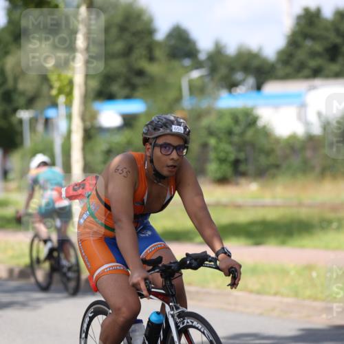 10.08.2025 - GEWOBA Citytriathlon Bremen Yannick Fuchs http://msf.ph/oto/8548530 10.08.2025 12:14:21 Radfahren 587, 615, 616, 630, 655, 681, 708, 735, 738, 788, 793, 801, 888, 1030 meine-sportfotos.de