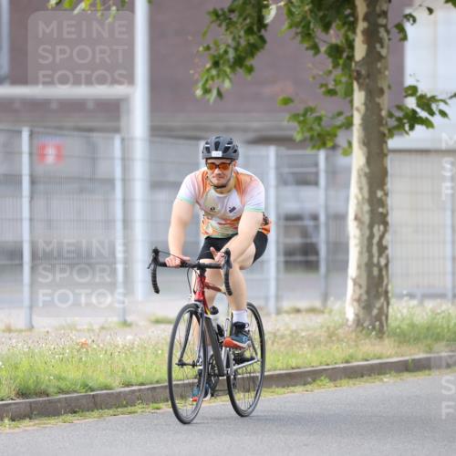 10.08.2025 - GEWOBA Citytriathlon Bremen Yannick Fuchs http://msf.ph/oto/8548543 10.08.2025 13:15:40 Radfahren 636, 749, 758, 843, 940, 1025 meine-sportfotos.de