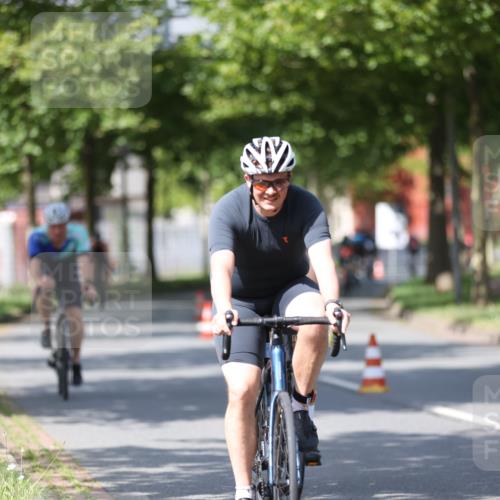 10.08.2025 - GEWOBA Citytriathlon Bremen Yannick Fuchs http://msf.ph/oto/8548558 10.08.2025 12:14:27 Radfahren 616, 630, 655, 681, 708, 735, 738, 793, 801, 806, 838, 888 meine-sportfotos.de