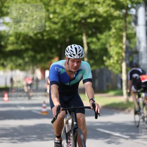 10.08.2025 - GEWOBA Citytriathlon Bremen Yannick Fuchs http://msf.ph/oto/8548568 10.08.2025 12:14:30 Radfahren 632, 655, 681, 708, 735, 738, 793, 801, 806, 838, 888 meine-sportfotos.de