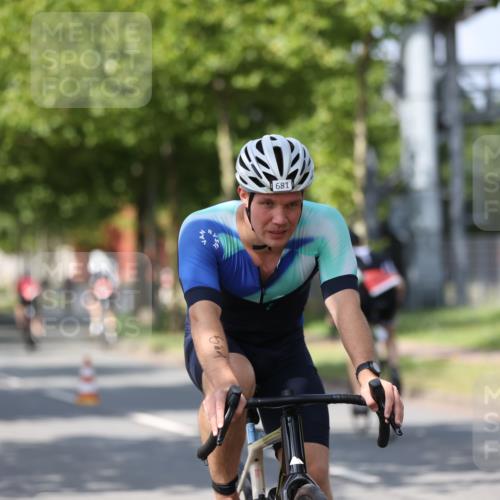 10.08.2025 - GEWOBA Citytriathlon Bremen Yannick Fuchs http://msf.ph/oto/8548571 10.08.2025 12:14:30 Radfahren 632, 655, 681, 708, 735, 738, 793, 801, 806, 838, 888 meine-sportfotos.de