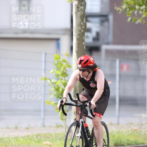 10.08.2025 - GEWOBA Citytriathlon Bremen Yannick Fuchs http://msf.ph/oto/8548574 10.08.2025 13:15:44 Radfahren 636, 843, 900, 1025 meine-sportfotos.de