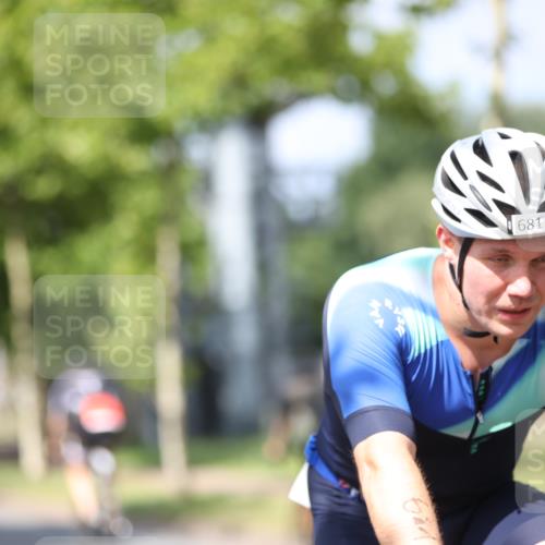 10.08.2025 - GEWOBA Citytriathlon Bremen Yannick Fuchs http://msf.ph/oto/8548575 10.08.2025 12:14:30 Radfahren 632, 655, 681, 708, 735, 738, 793, 801, 806, 838, 888 meine-sportfotos.de