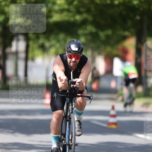 10.08.2025 - GEWOBA Citytriathlon Bremen Yannick Fuchs http://msf.ph/oto/8548597 10.08.2025 12:14:36 Radfahren 632, 681, 708, 735, 736, 738, 806, 838, 888 meine-sportfotos.de