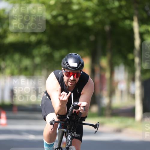 10.08.2025 - GEWOBA Citytriathlon Bremen Yannick Fuchs http://msf.ph/oto/8548601 10.08.2025 12:14:37 Radfahren 632, 681, 708, 735, 736, 738, 806, 838, 888 meine-sportfotos.de