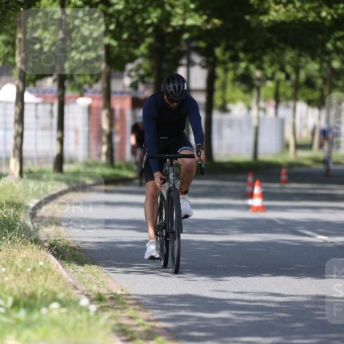 10.08.2025 - GEWOBA Citytriathlon Bremen Yannick Fuchs http://msf.ph/oto/8548621 10.08.2025 12:14:41 Radfahren 632, 635, 657, 681, 735, 736, 738, 806, 838, 895 meine-sportfotos.de