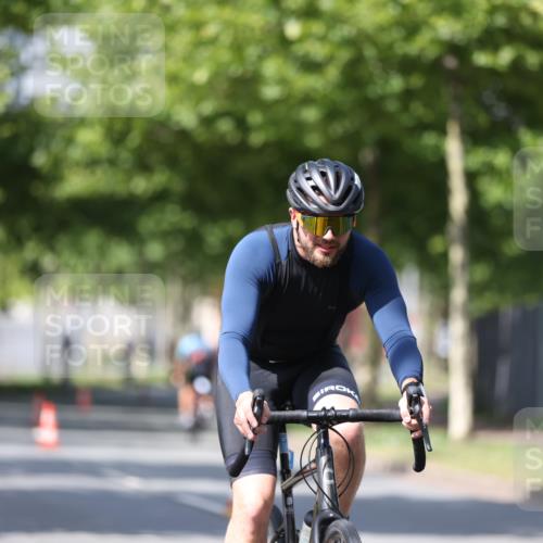 10.08.2025 - GEWOBA Citytriathlon Bremen Yannick Fuchs http://msf.ph/oto/8548633 10.08.2025 12:14:42 Radfahren 632, 635, 657, 681, 736, 738, 806, 838, 857, 895 meine-sportfotos.de